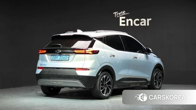 Chevrolet (GM Daewoo) Bolt EUV 2023 Светло-серебряный цвет из Кореи
