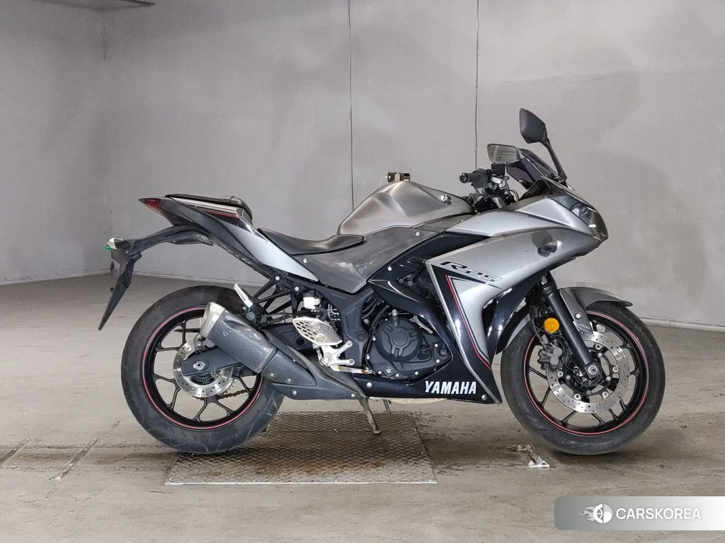 Проданный Yamaha YZF-R25 2016 из Японии