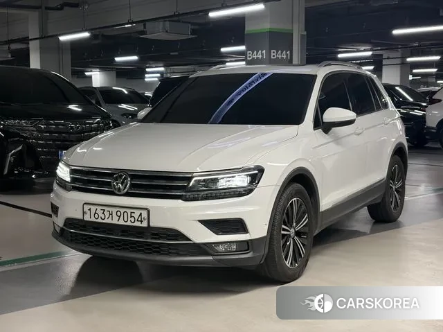 Volkswagen Tiguan second Generation 2019 Белый из Кореи