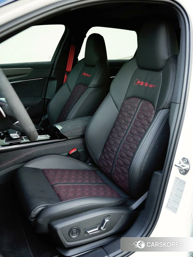Audi RS 6 2025 Белый из Китая