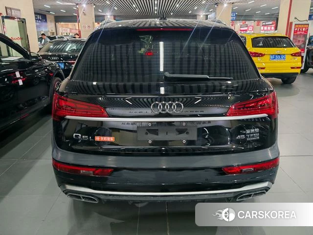 Audi Q5L 2023 Черный из Китая