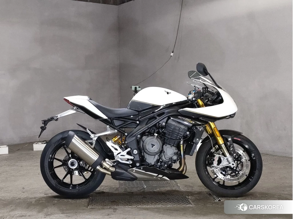 Проданный Triumph SPEED TRIPLE 1200 RR 2023 из Японии, фото 2