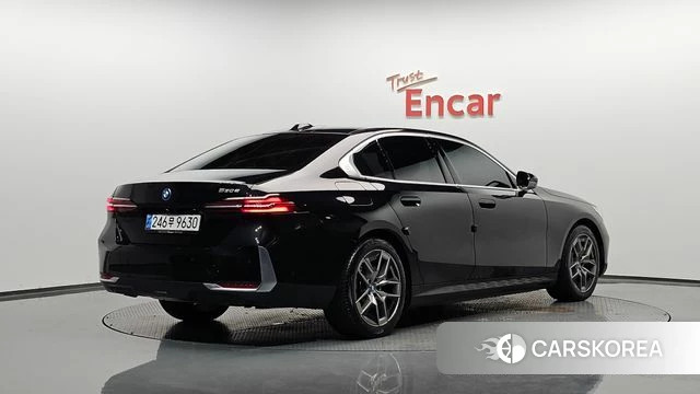 BMW 5 Series (G60) 2025 Белый из Кореи