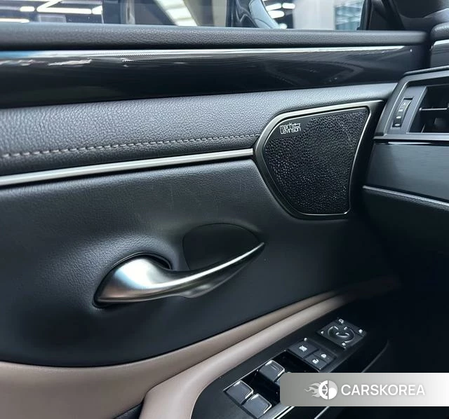 Lexus ES 2023 Серебристо-серый из Китая