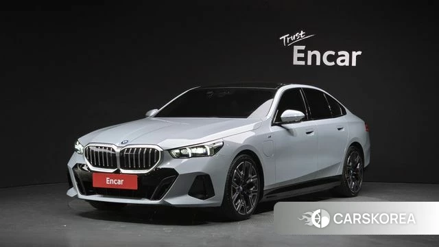 BMW 5 Series (G60) 2024 Серый из Кореи