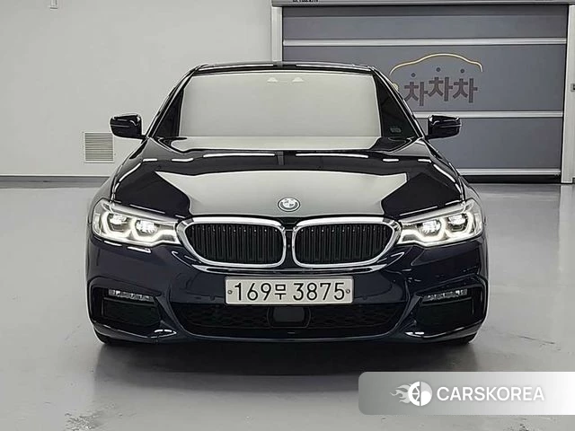 BMW 5 Series (G30) 2020 Черный из Кореи