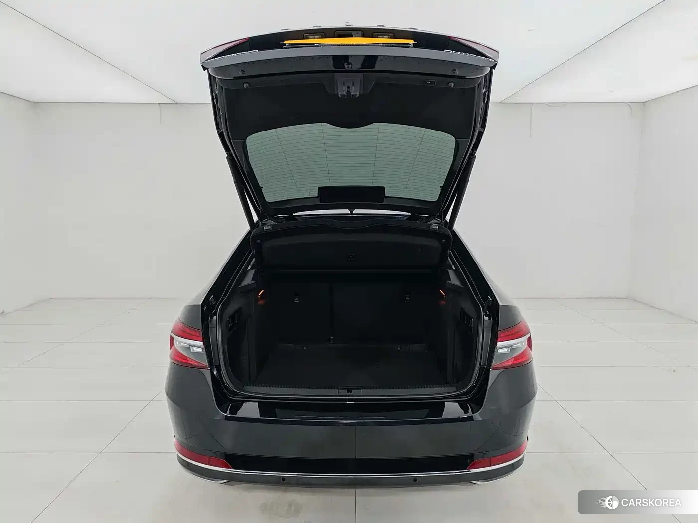 Skoda Superb 2024 Черный из Китая