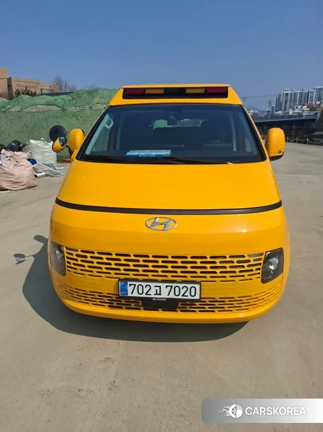 Hyundai Staria 2023 Желтый из Кореи