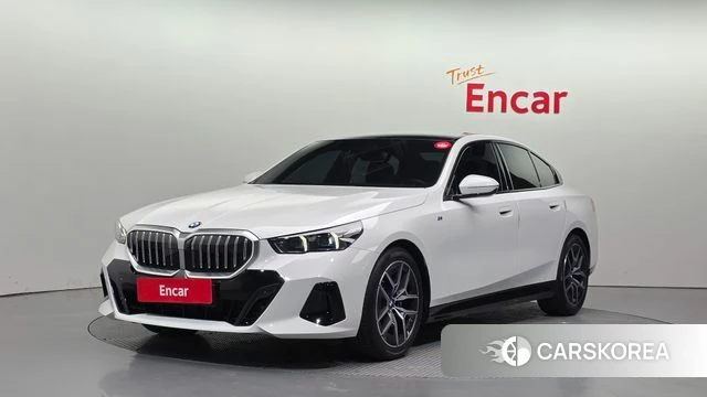 BMW 5 Series (G60) 2025 Белый из Кореи