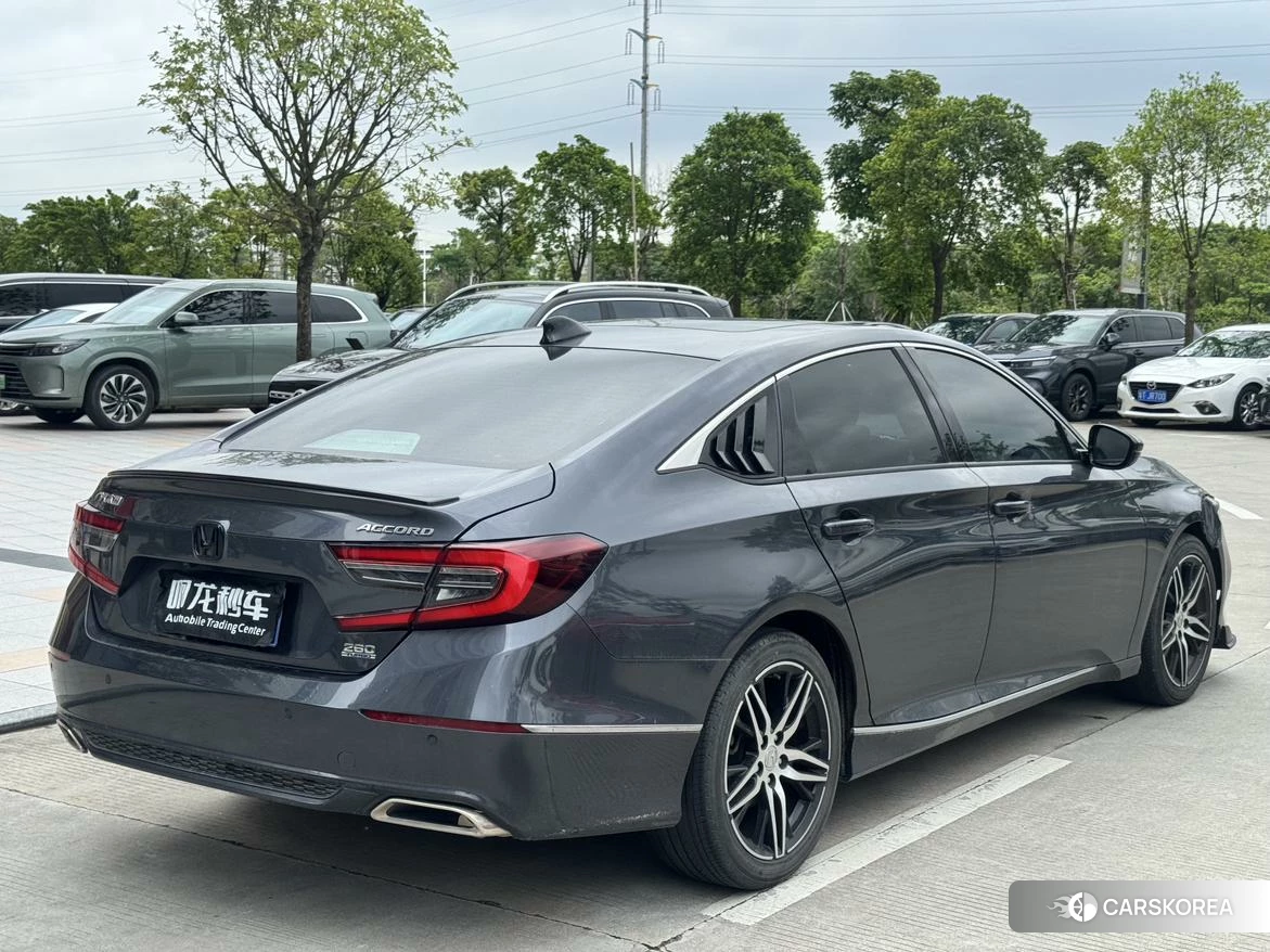 Honda Accord 2021 Серебристо-серый из Китая
