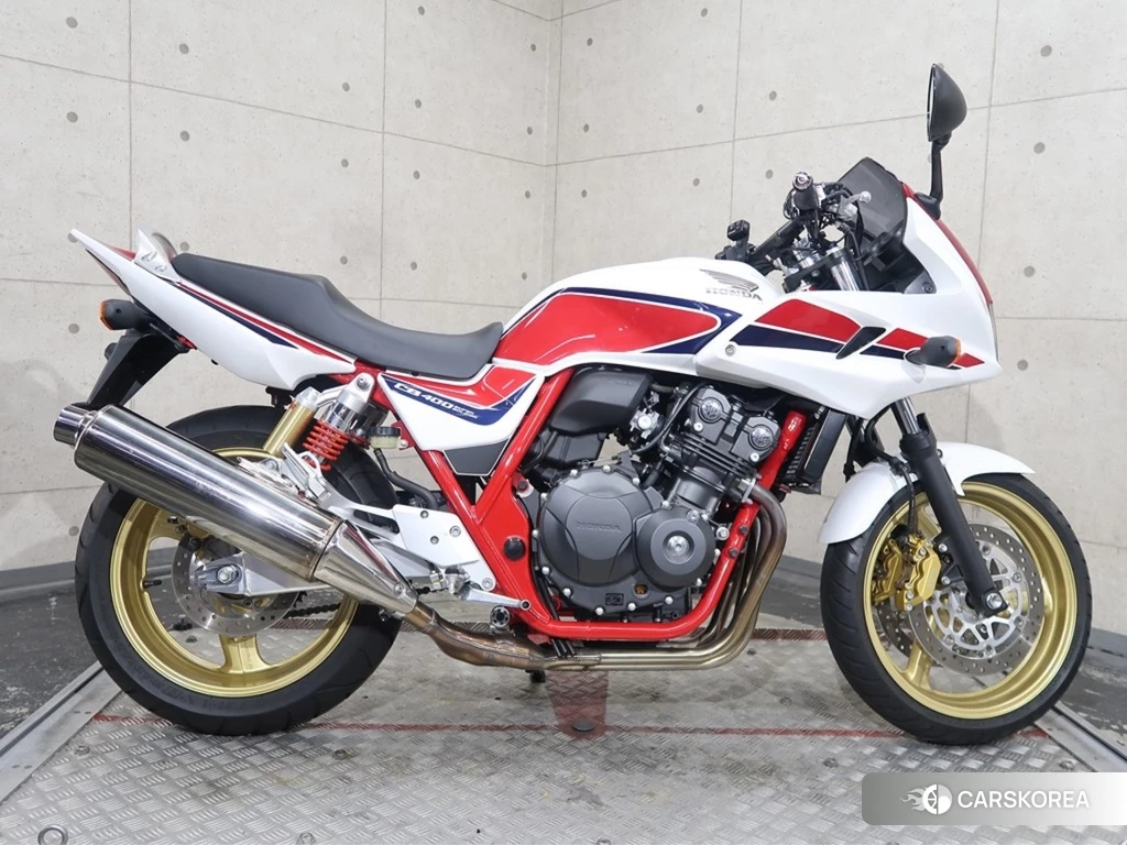 Проданный Honda CB400SF BOLDOR 2011 из Японии