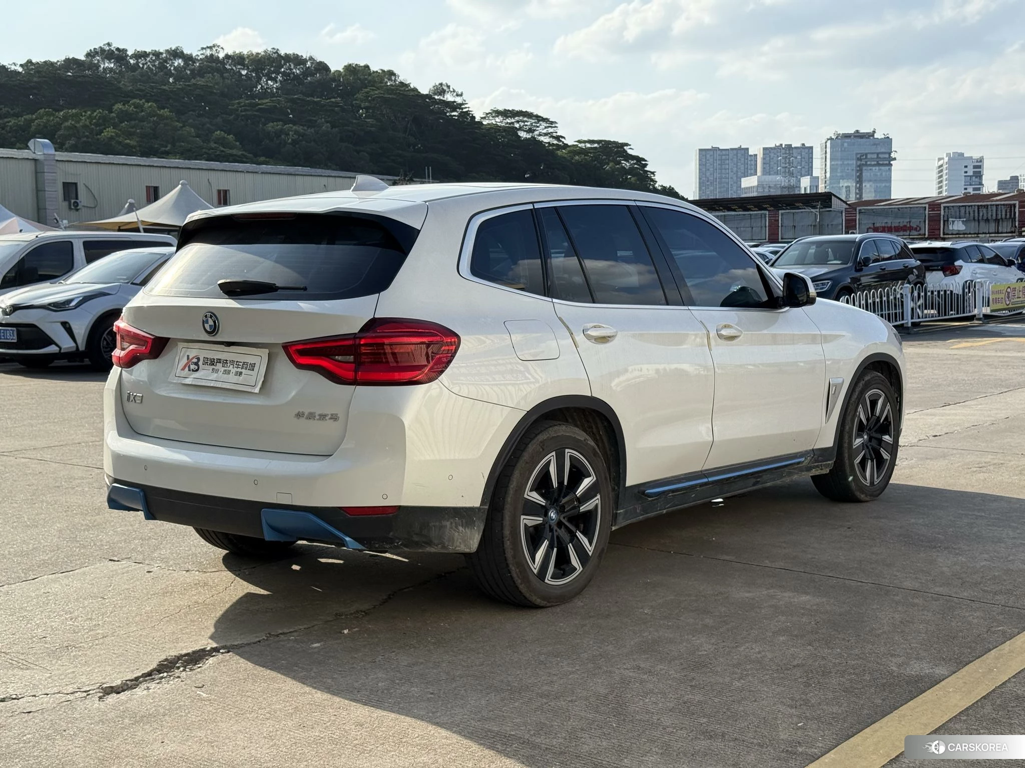 BMW iX3 2020 Белый из Китая