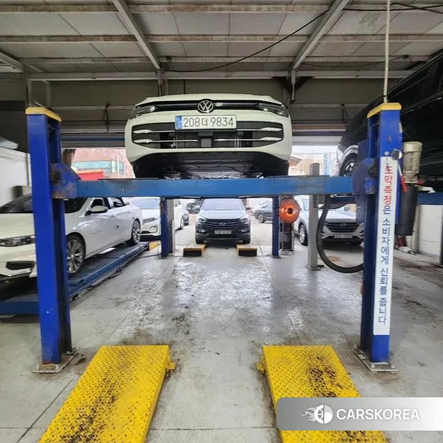 Volkswagen Golf 8th Generation 2025 Белый из Кореи