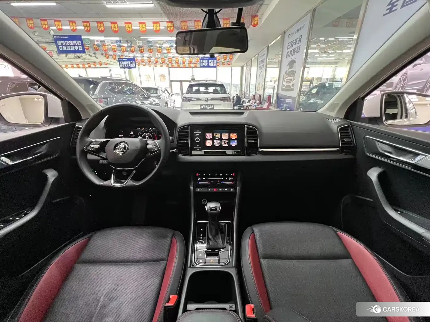 Skoda Karoq 2023 Белый из Китая