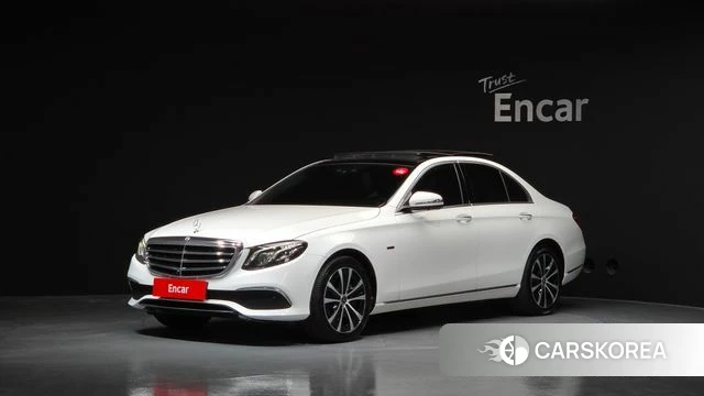 Mercedes-Benz E-Class W213 2019 Белый из Кореи