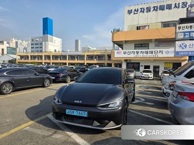 Kia EV6 2022 Серый из Кореи