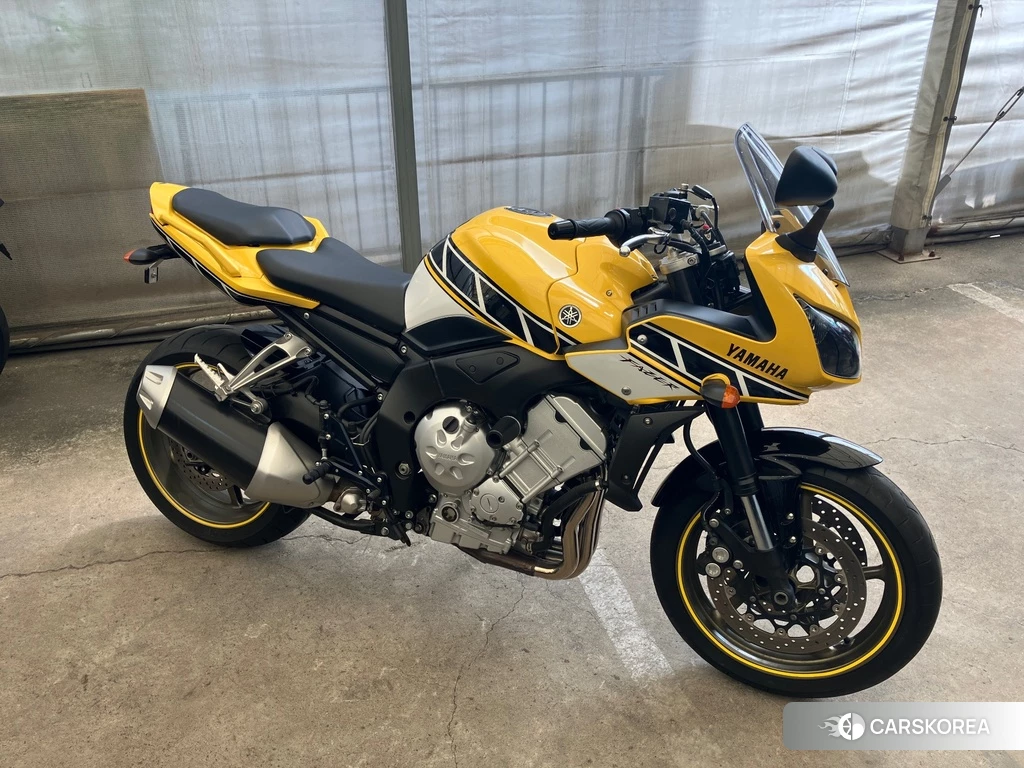Проданный Yamaha FZ1 FEATHER 2011 из Японии, фото 2