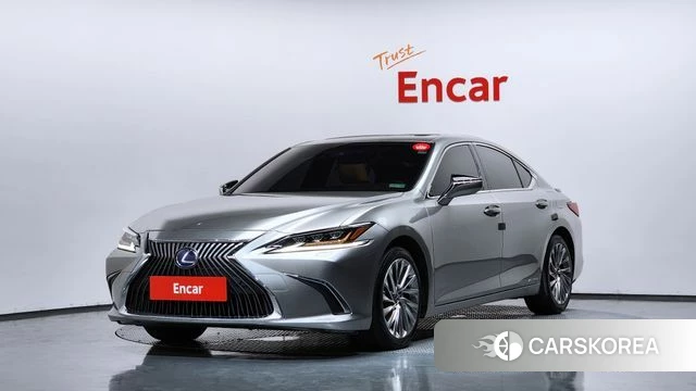 Lexus ES300h 7th generation 2019 Серебряный из Кореи