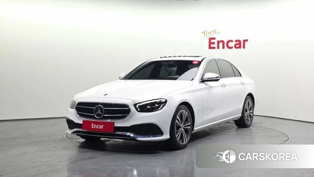 Mercedes-Benz E-Class W213 2021 Белый из Кореи