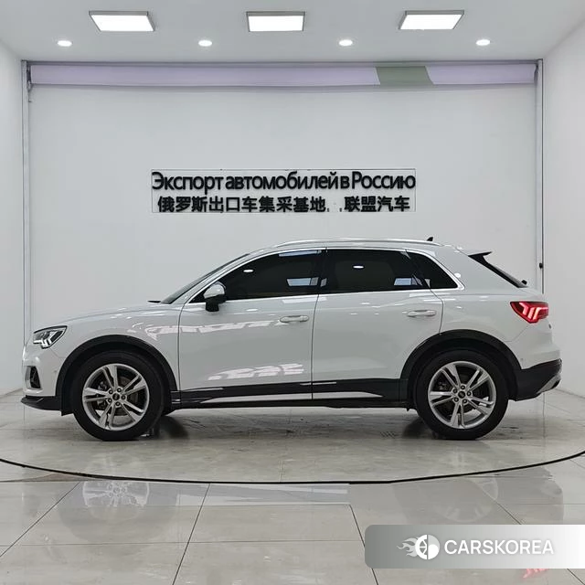Audi Q3 2023 Белый из Китая