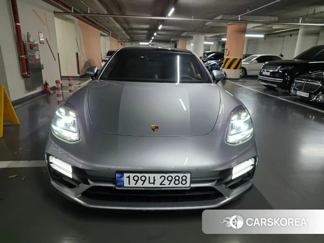 Porsche Panamera (971) 2024 Серебряный из Кореи