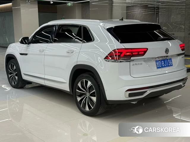 Volkswagen Tourang 2021 Белый из Китая