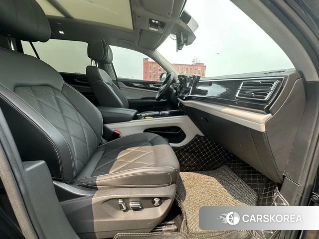 Volkswagen Tourang 2023 Черный из Китая