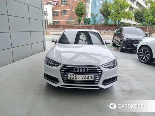 Audi A4 (B9) 2019 Белый из Кореи