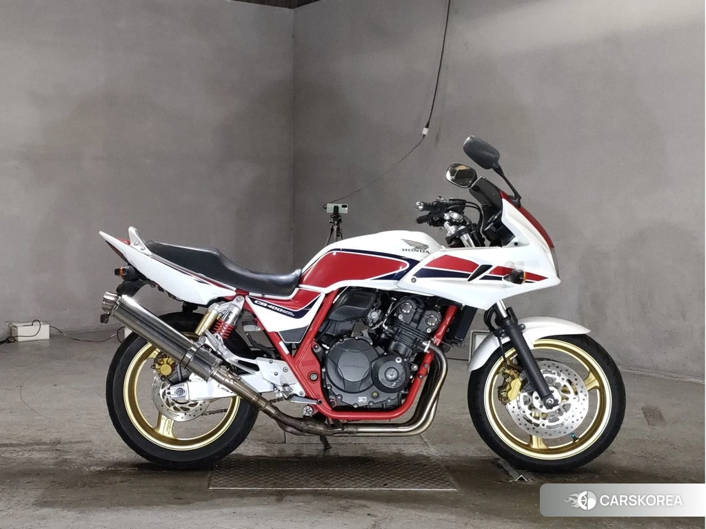 Проданный Honda CB400SF BOLDOR 2011 из Японии