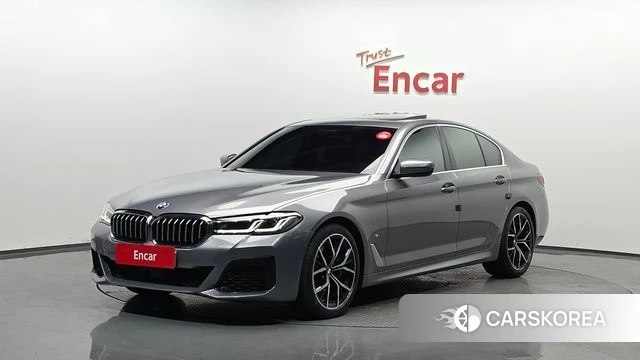 BMW 5 Series (G30) 2022 Серебристо-серый из Кореи
