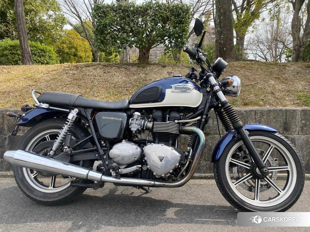 Проданный Triumph BONNEVILLE SE 2011 из Японии