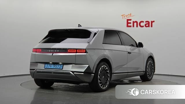 Hyundai Ionic 5 2024 Серебристо-серый из Кореи