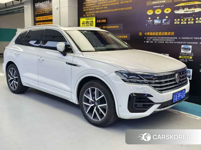 Volkswagen Touareg 2022 Белый из Китая