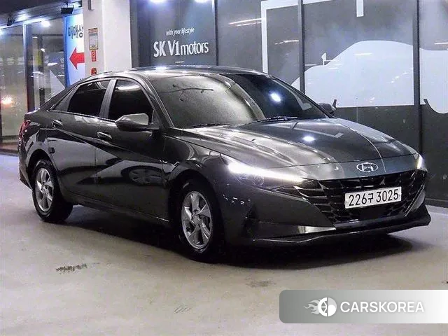 Hyundai Avante (CN7) 2022 Серебристо-серый из Кореи