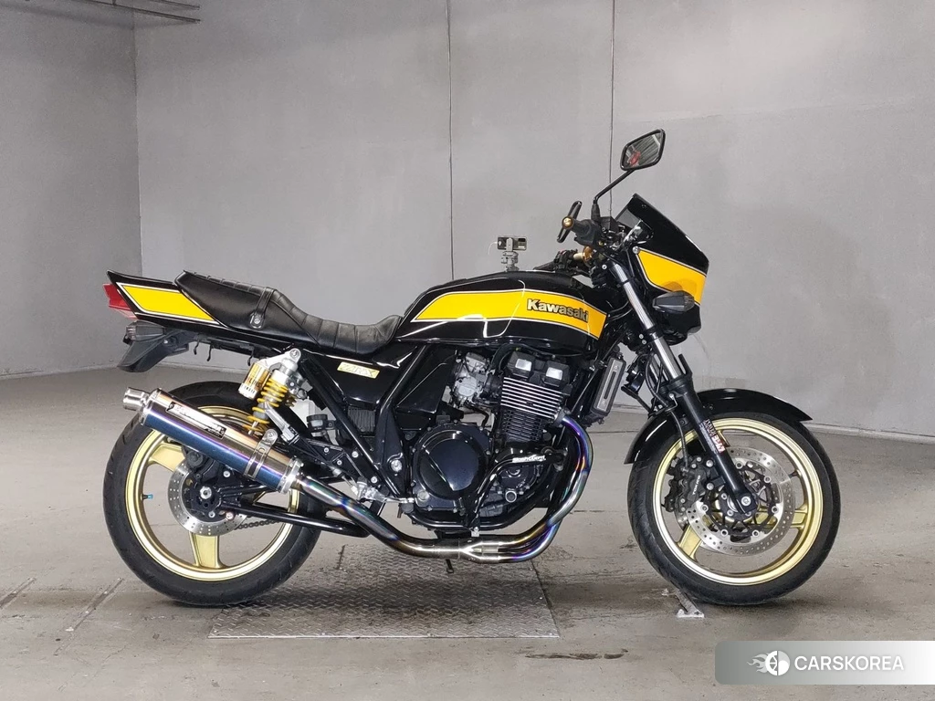 Проданный Kawasaki ZRX 400 2010 из Японии