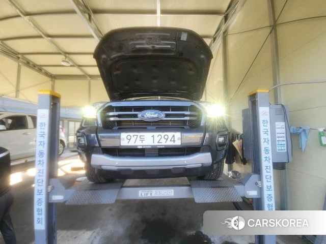 Ford Ranger 3rd Generation 2021 Серебристо-серый из Кореи