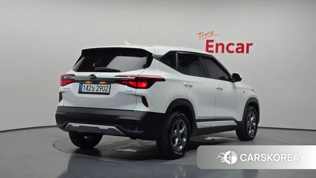 Kia Seltos 2021 Белый из Кореи