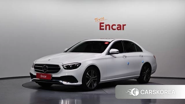 Mercedes-Benz E-Class W213 2022 Белый из Кореи