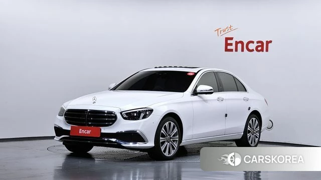Mercedes-Benz E-Class W213 2023 Белый из Кореи