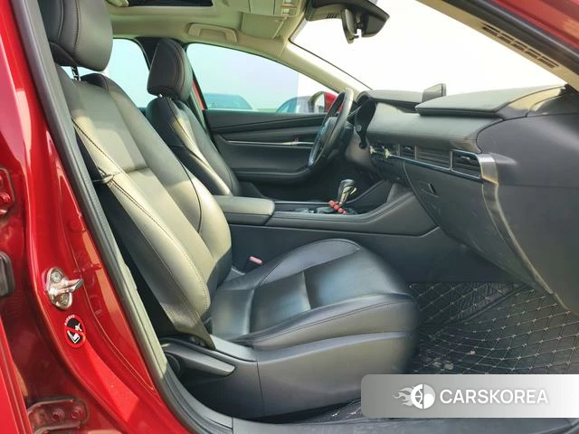 Mazda 3 Angkesaila 2021 Красный из Китая