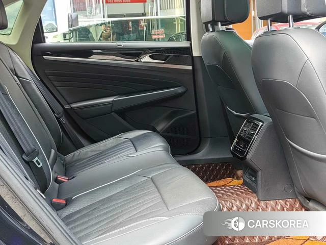 Volkswagen Passat 2022 Черный из Китая