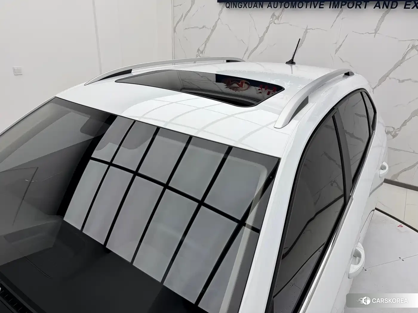 Skoda Komick 2023 Белый из Китая