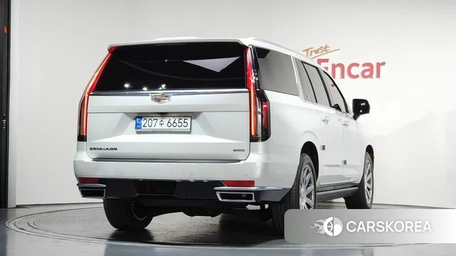 Cadillac Escalade 5th Generation 2023 Белый из Кореи