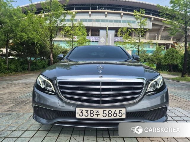 Mercedes-Benz E-Class W213 2020 Серый из Кореи