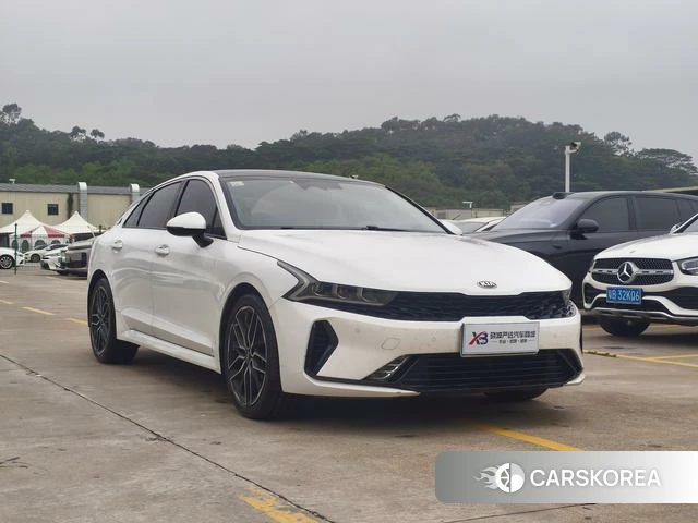 Kia K5 2021 Белый из Китая