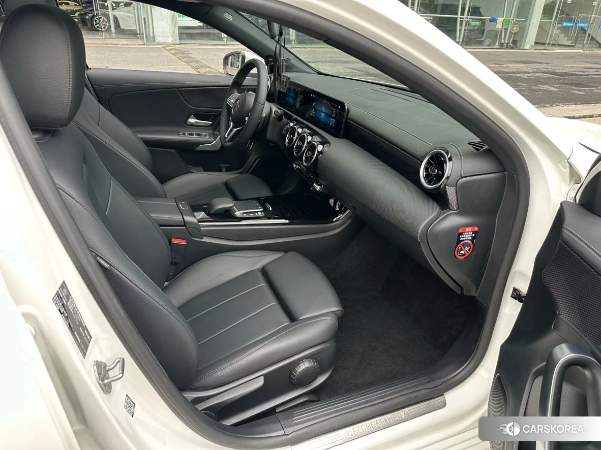 Mercedes-Benz Class A 2021 Белый из Китая