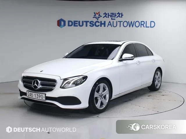 Mercedes-Benz E-Class W213 2018 Белый из Кореи