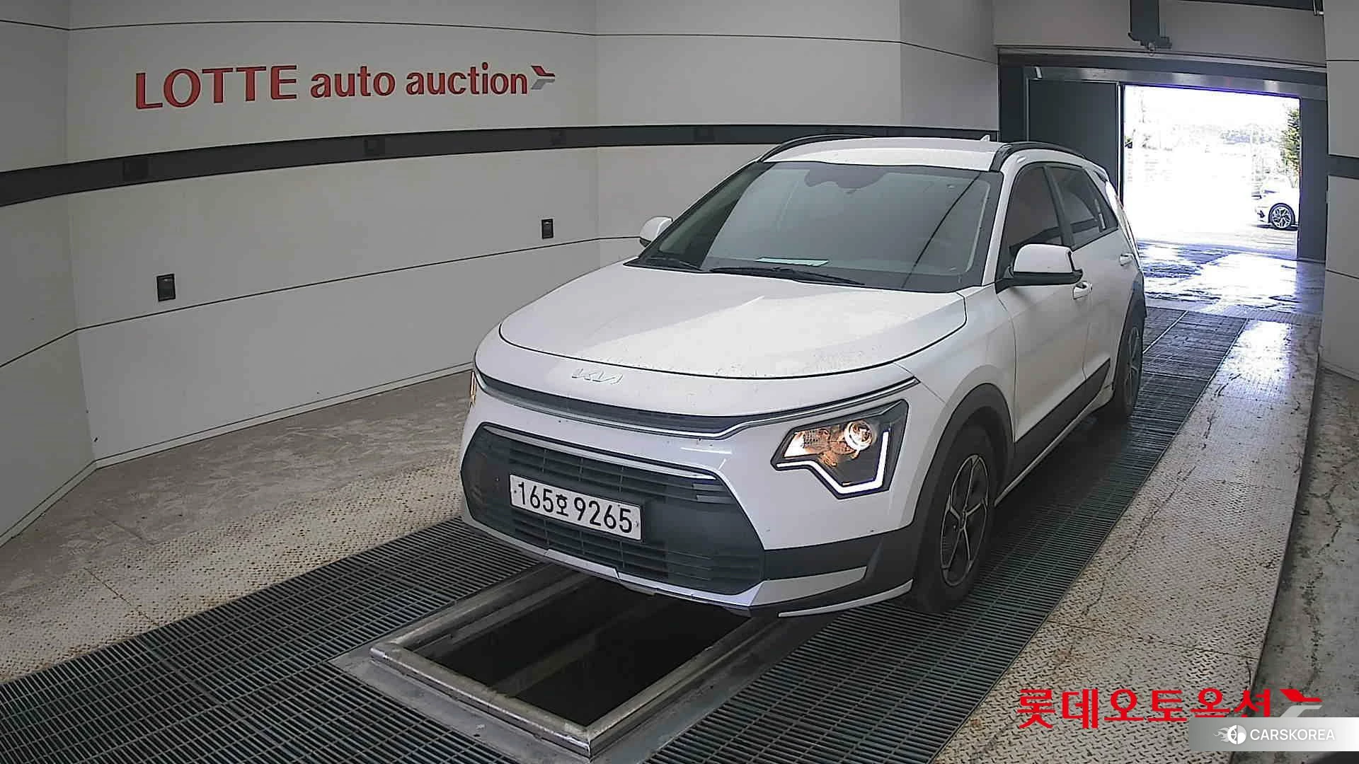 Kia Niro Hybrid 2022 Snow White Pearl (optional) из Кореи