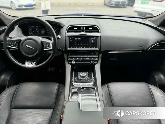 Jaguar F-PACE 2019 Синий из Китая