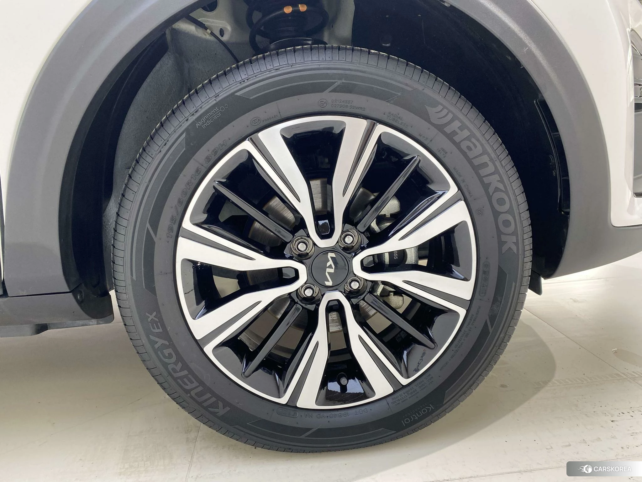 Kia Yi Ran 2021 Белый из Китая